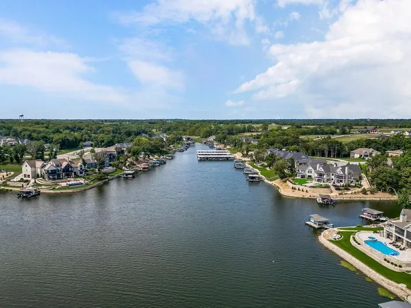 $895,000 | 1 South Buffalo Rdg Court, Lake Winnebago, MO 64034