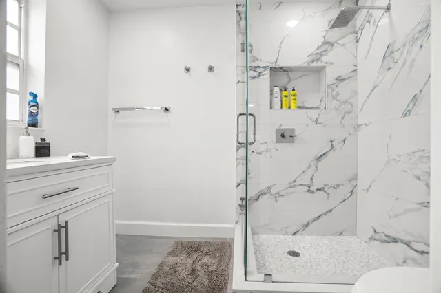 $2,795,000 | 5798 Northeast 7th Avenue, Boca Raton, FL 33487