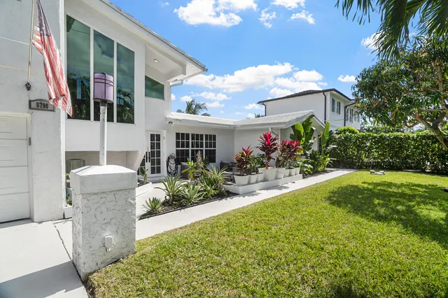 $2,795,000 | 5798 Northeast 7th Avenue, Boca Raton, FL 33487