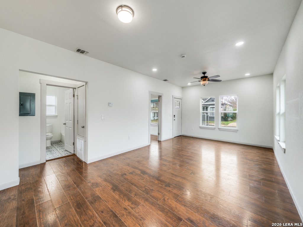 623 Gulf San Antonio, TX 78202 - Photo 2 of 11