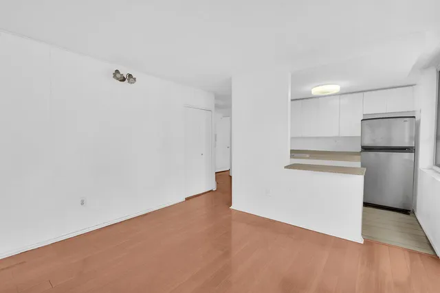 $845,000 | 50 Lexington Avenue, Unit 16E | Flatiron