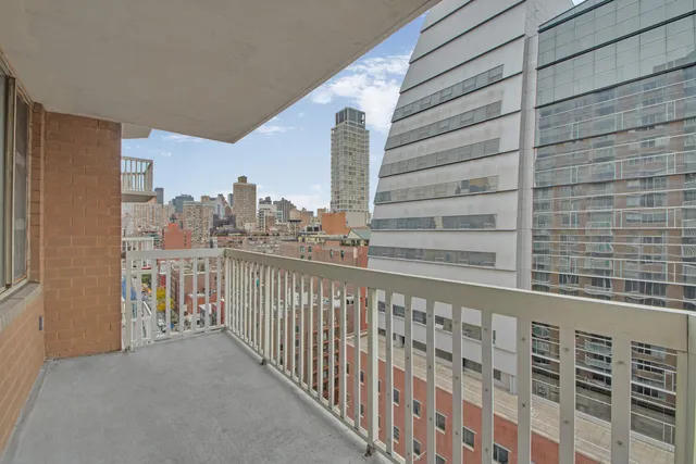 $845,000 | 50 Lexington Avenue, Unit 16E | Flatiron