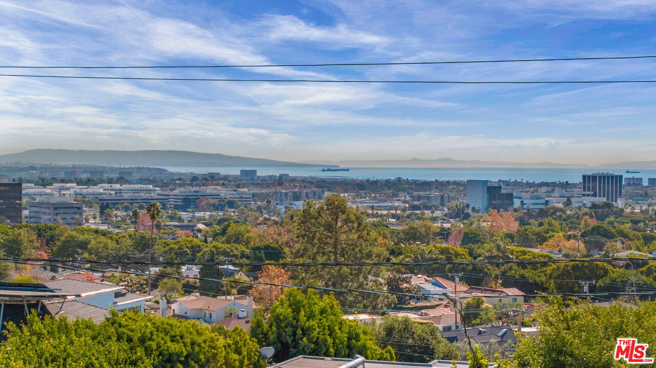 810 Franklin Street Santa Monica, CA 90403 - Photo 1 of 49 an aerial view of a city