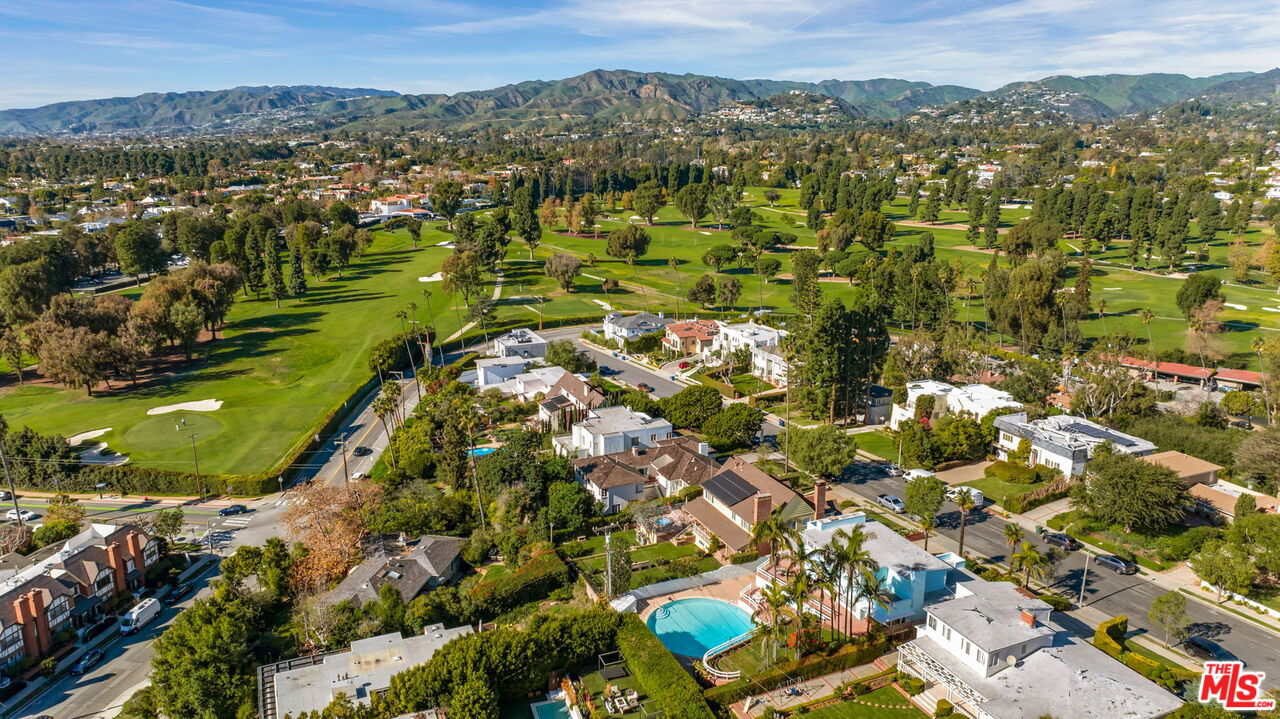 810 Franklin Street Santa Monica, CA 90403 - Photo 49 of 49 an aerial view of residential houses with outdoor space