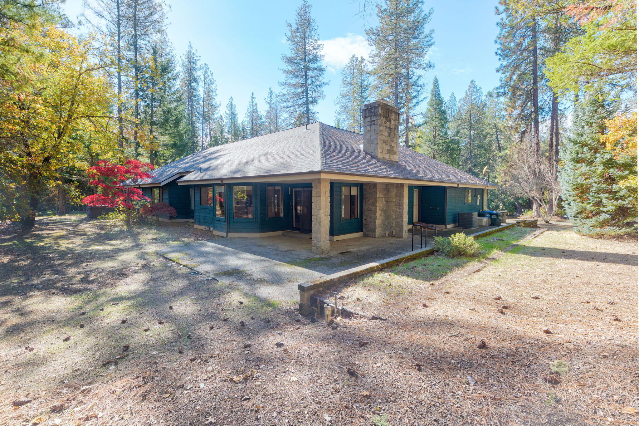 7118 Redthorne Road Rogue River, OR 97537 - Photo 43 of 63 Back Patio