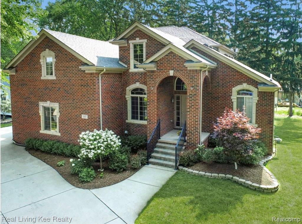 557 Curzon Road Rochester Hills, MI 48307 - Photo 1 of 66