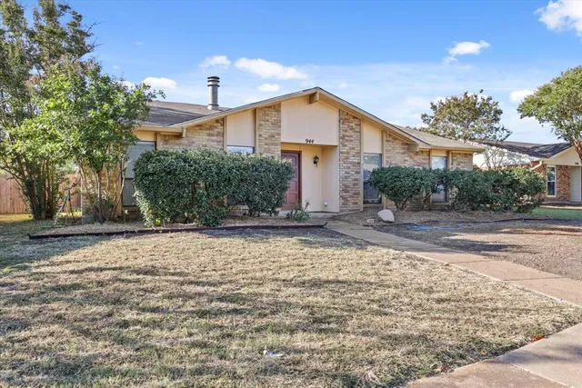 $1,995 | 944 Longhorn Drive, Plano, TX 75023