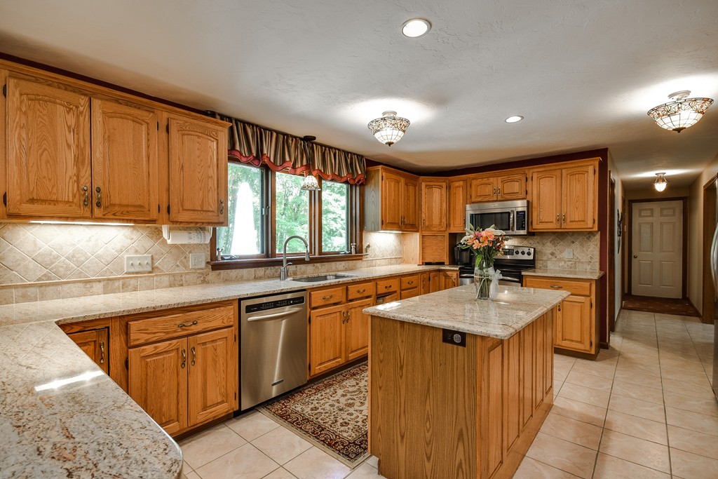 9 Kimball Road Hopkinton, MA 01748 - Photo 5 of 30 Gallery Image 5