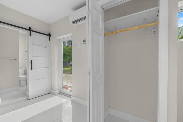$1,200 | 724 Northeast 2nd Street, Pompano Beach, FL 33060