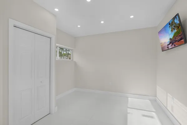 $1,200 | 724 Northeast 2nd Street, Pompano Beach, FL 33060