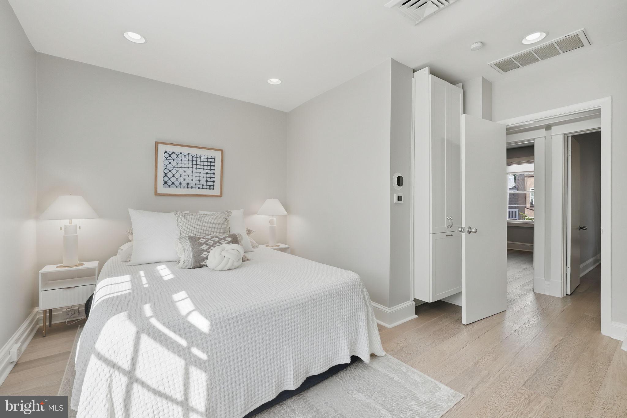 1725 34th Street Northwest Washington, DC 20007 - Photo 17 of 37