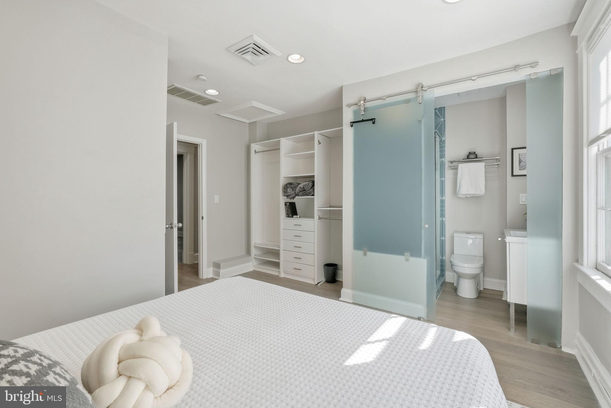 1725 34th Street Northwest Washington, DC 20007 - Photo 18 of 37