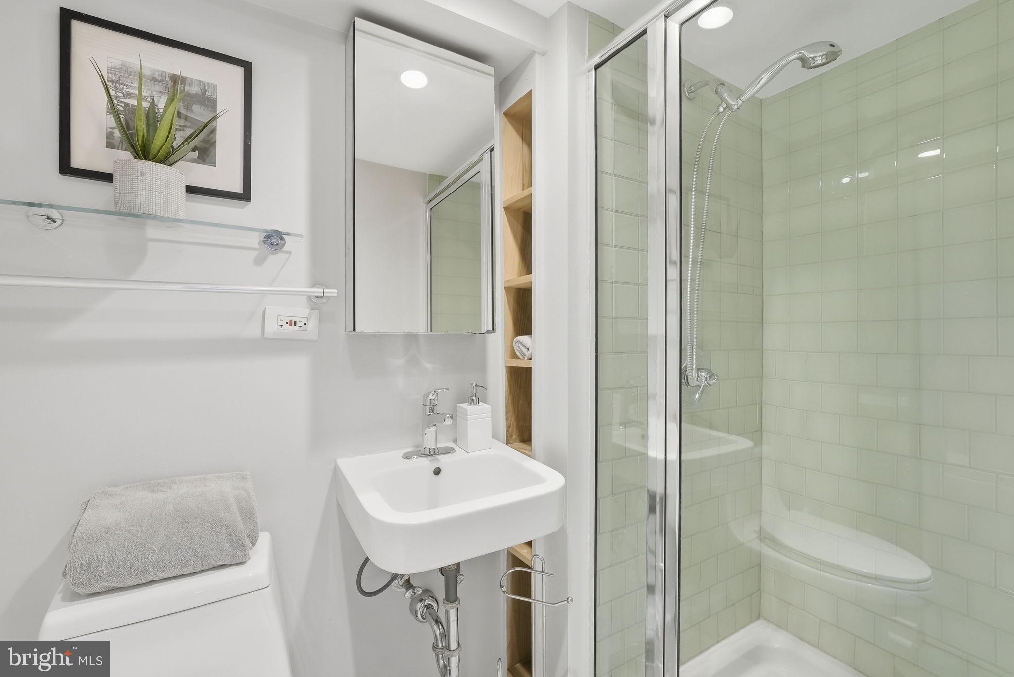 1725 34th Street Northwest Washington, DC 20007 - Photo 28 of 37