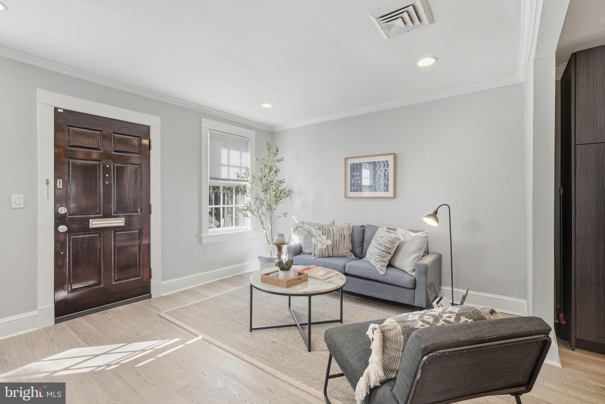 1725 34th Street Northwest Washington, DC 20007 - Photo 4 of 37