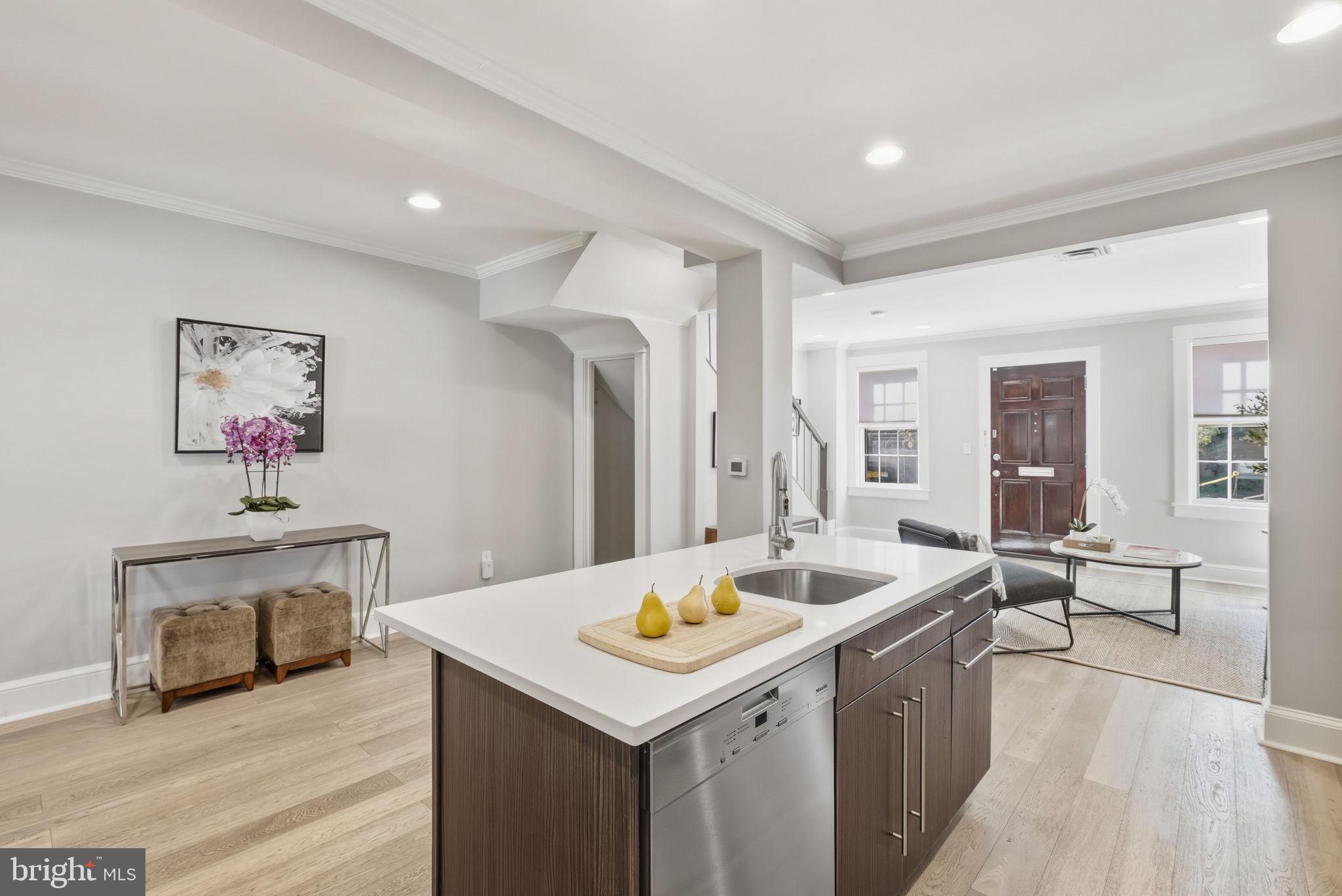 1725 34th Street Northwest Washington, DC 20007 - Photo 9 of 37