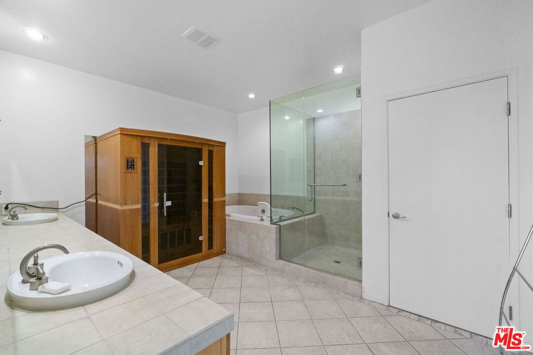 2977 Seabreeze Drive Malibu, CA 90265 - Photo 22 of 48