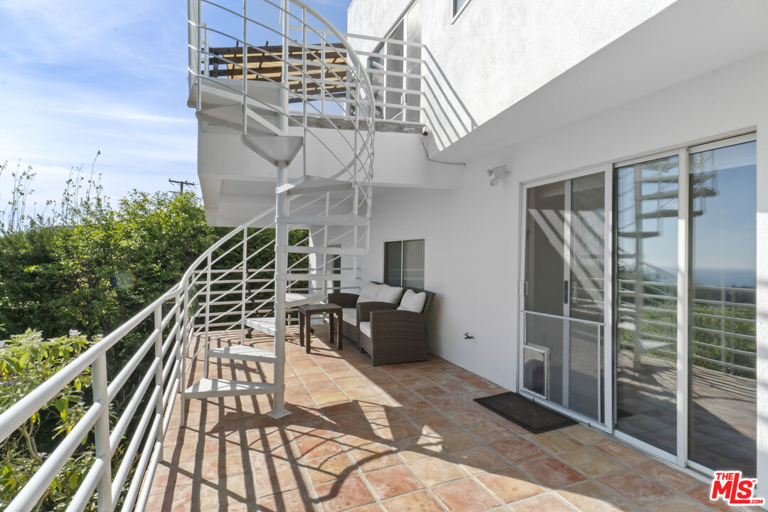 2977 Seabreeze Drive Malibu, CA 90265 - Photo 24 of 48