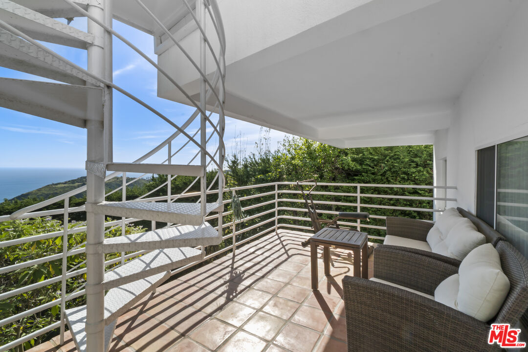 2977 Seabreeze Drive Malibu, CA 90265 - Photo 26 of 48
