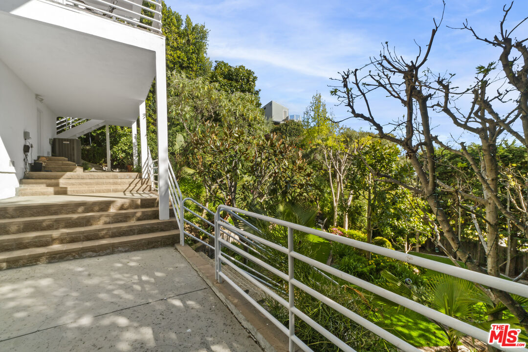 2977 Seabreeze Drive Malibu, CA 90265 - Photo 35 of 48