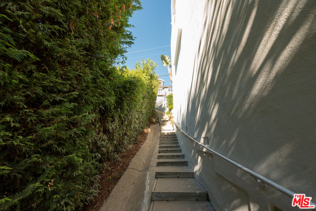 2977 Seabreeze Drive Malibu, CA 90265 - Photo 48 of 48