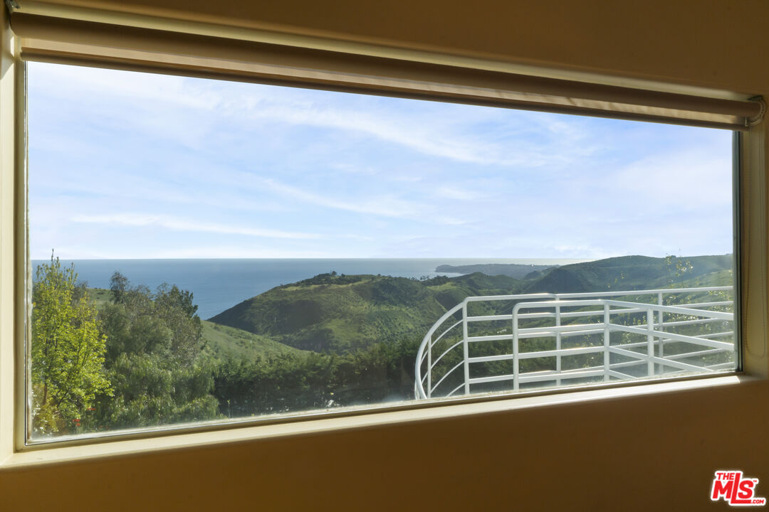2977 Seabreeze Drive Malibu, CA 90265 - Photo 6 of 48