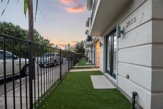 $399,000 | 2513 B Garrow Street, Houston, TX 77003