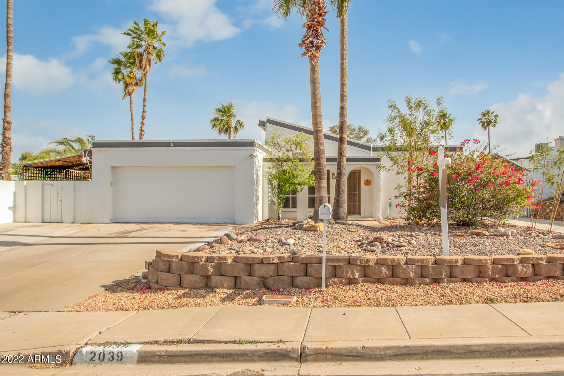 2039 East Greenway Road Phoenix, AZ 85022 - Photo 1 of 26 0001-01-Greenway