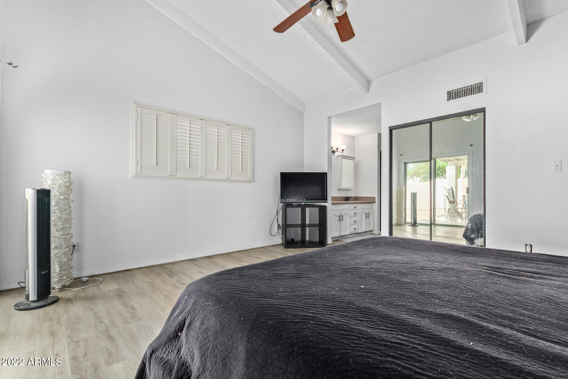 2039 East Greenway Road Phoenix, AZ 85022 - Photo 11 of 26 0017-17-Greenway