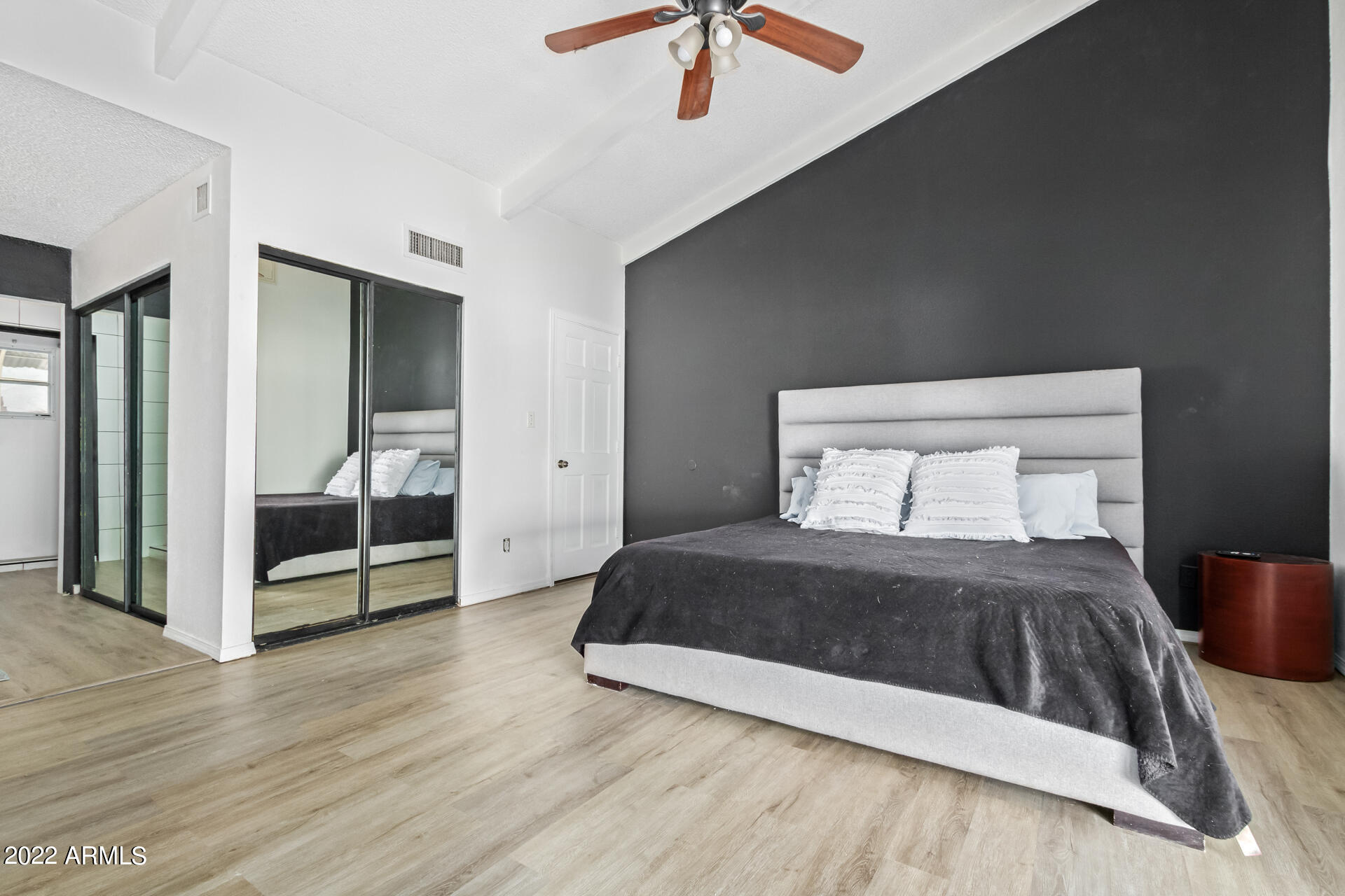 2039 East Greenway Road Phoenix, AZ 85022 - Photo 12 of 26 0018-18-Greenway
