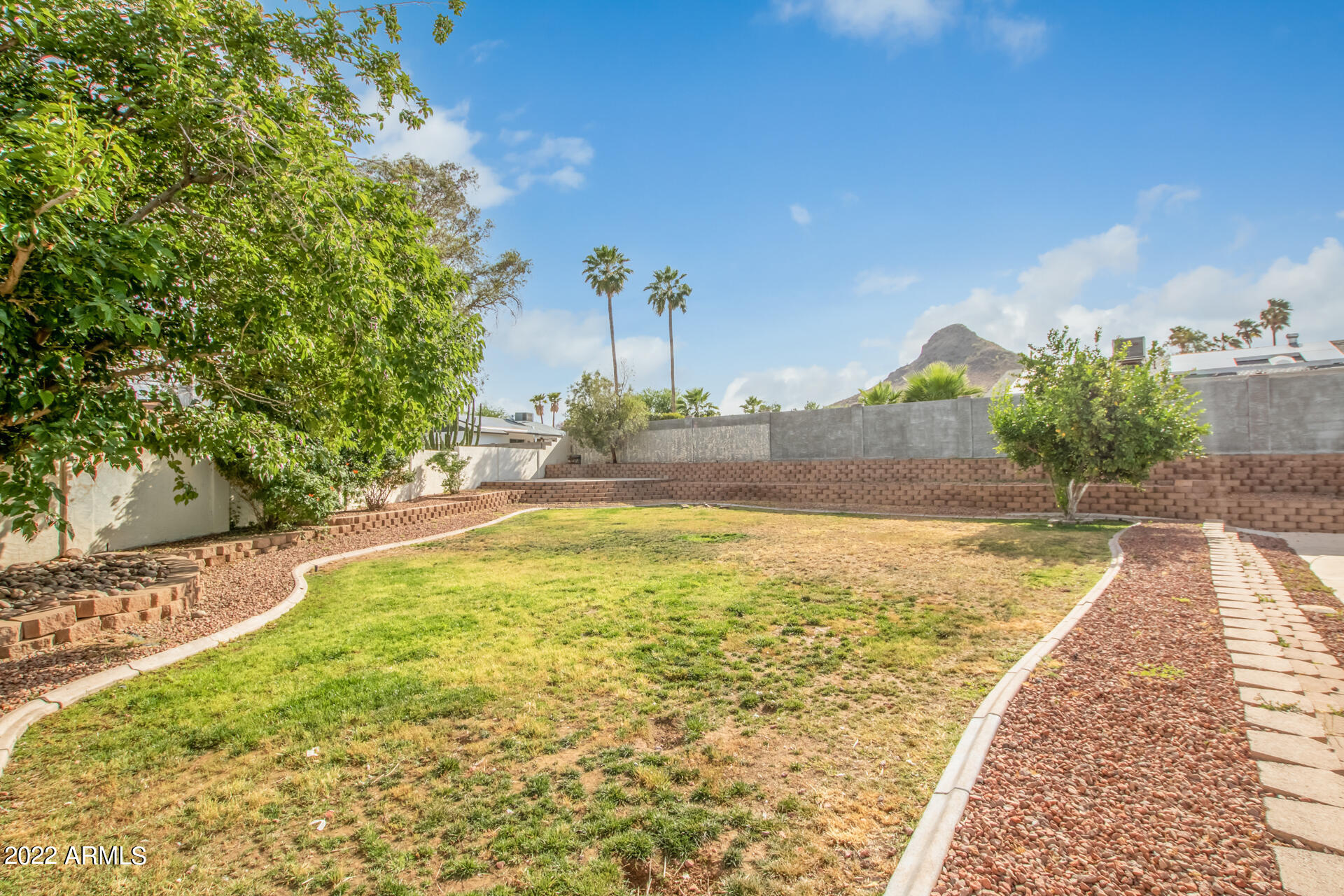 2039 East Greenway Road Phoenix, AZ 85022 - Photo 25 of 26 0031-31-Greenway