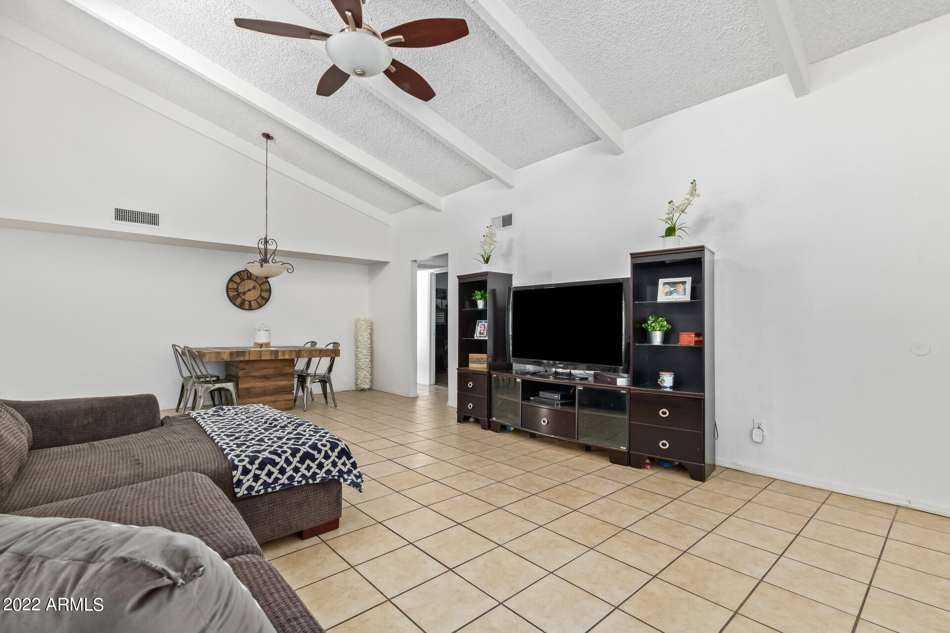 2039 East Greenway Road Phoenix, AZ 85022 - Photo 5 of 26 0008-08-Greenway