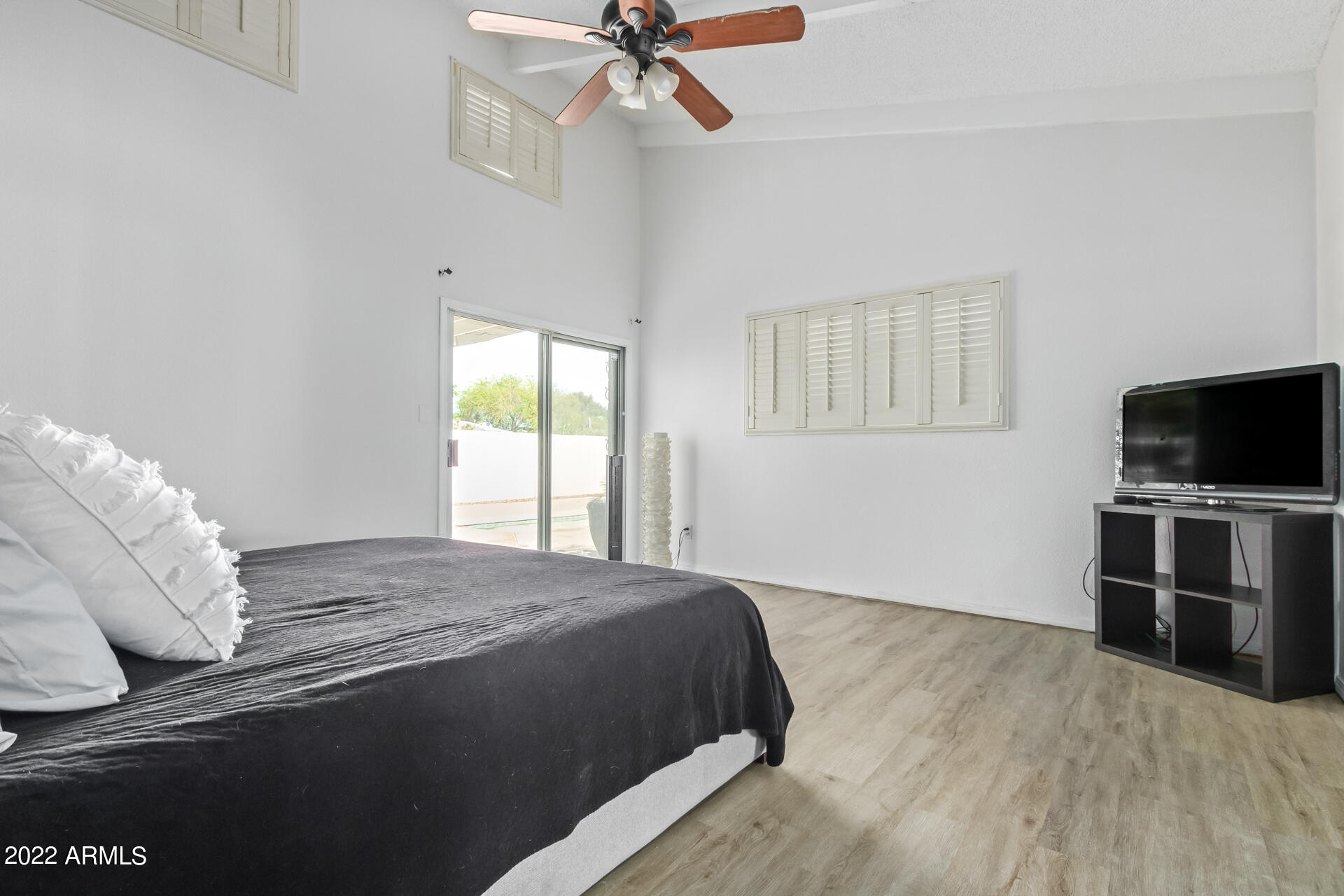 2039 East Greenway Road Phoenix, AZ 85022 - Photo 10 of 26 0016-16-Greenway