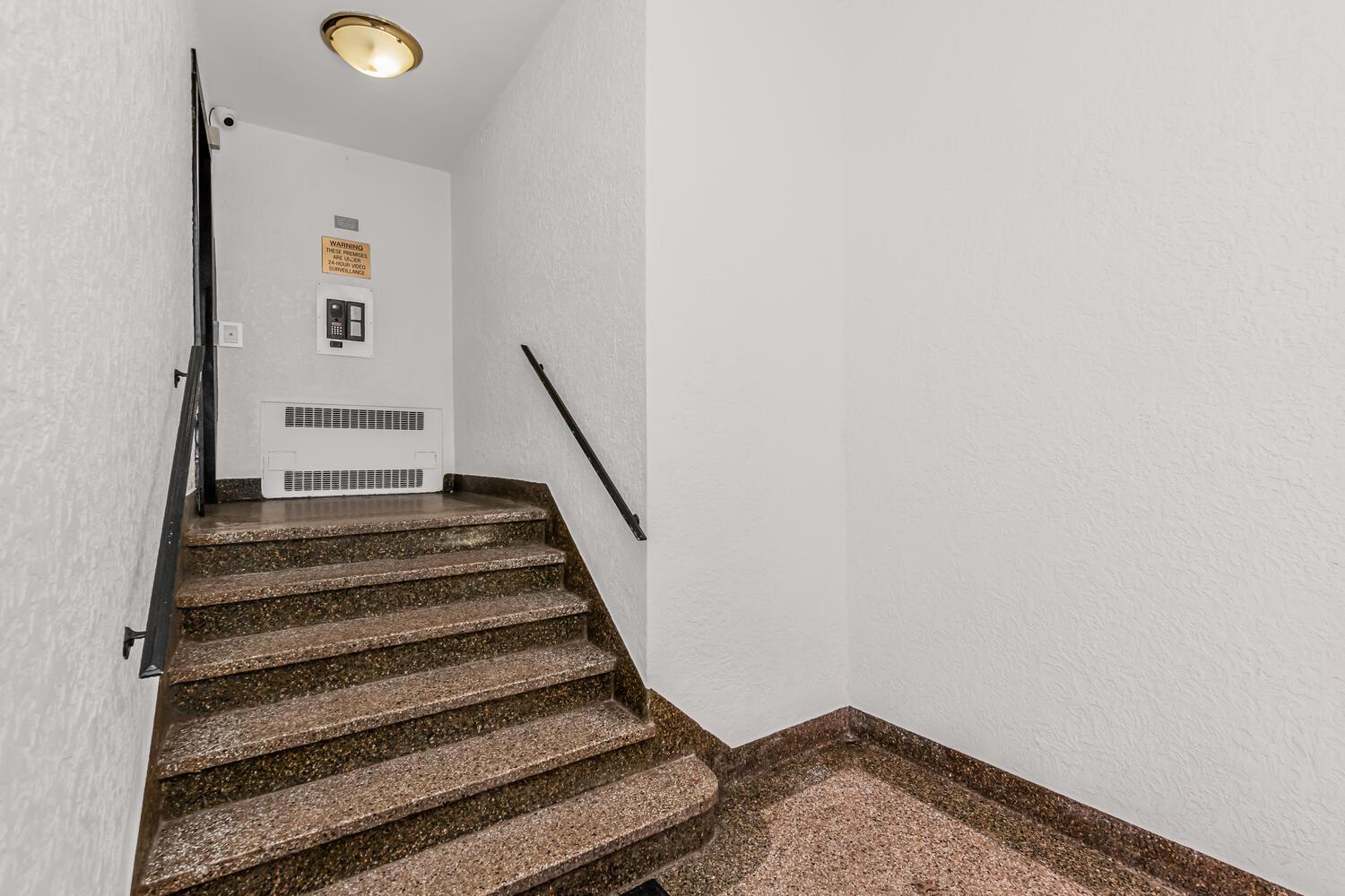 512 Kappock Street, Unit 3J Bronx, NY 10463 - Photo 15 of 20 a view of entryway