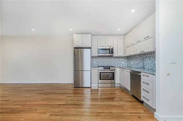 $599,000 | 8629 Bay Parkway, Unit 4D | Gravesend