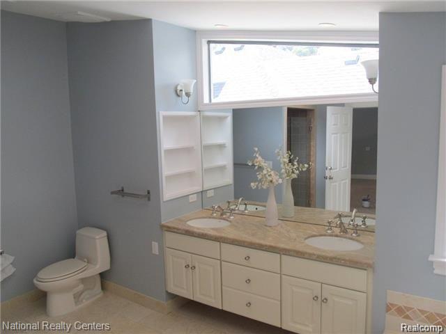 610 Rivard Boulevard Grosse Pointe, MI 48230 - Photo 15 of 29 Master Bath_3.jpg
