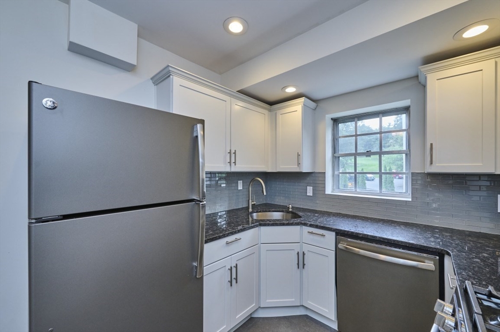154 Lake Shore Road, Unit 4 Boston, MA 02135 - Photo 10 of 17