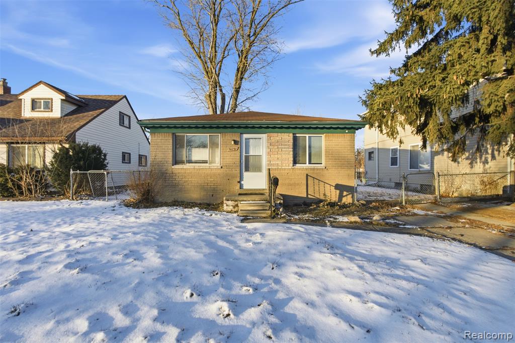 14731 Stephens Eastpointe, MI 48021 - Photo 2 of 15
