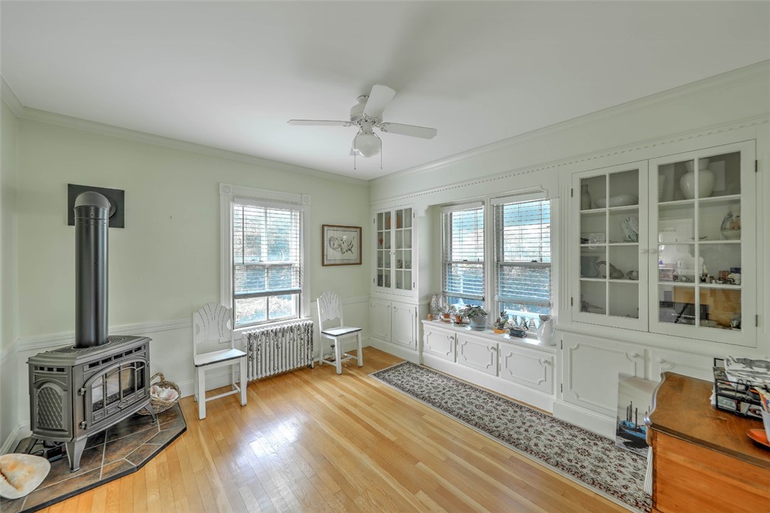 928 Main Street Warren, RI 02885 - Photo 14 of 29 Dining room
