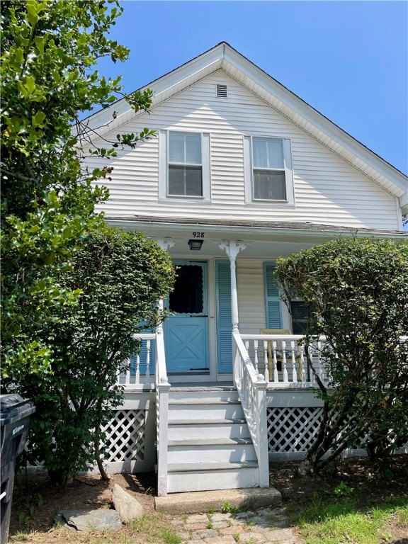 928 Main Street Warren, RI 02885 - Photo 2 of 29 Exterior