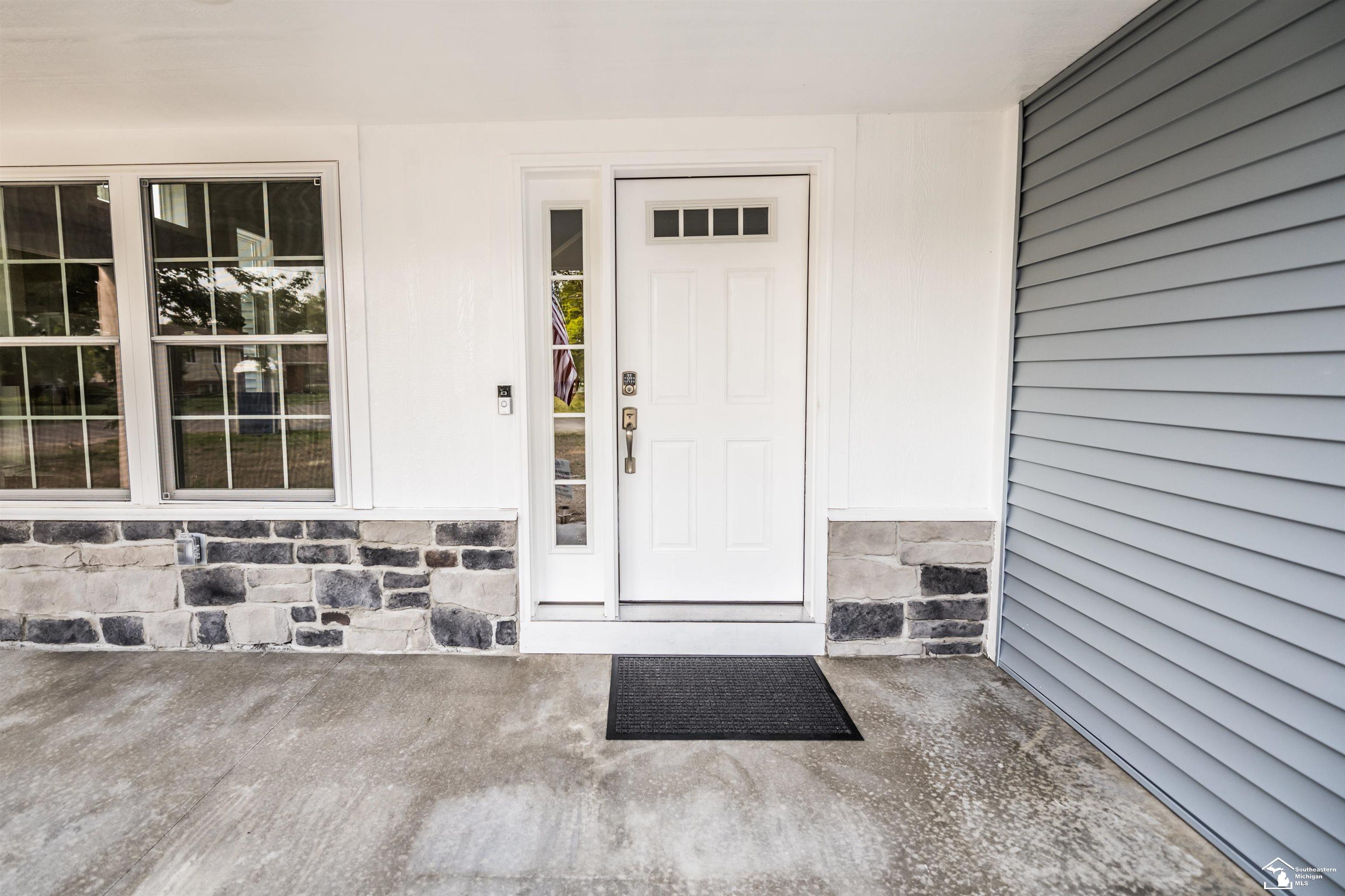 15441 Charles Street Monroe, MI 48161 - Photo 3 of 47 50111473-2.JPG