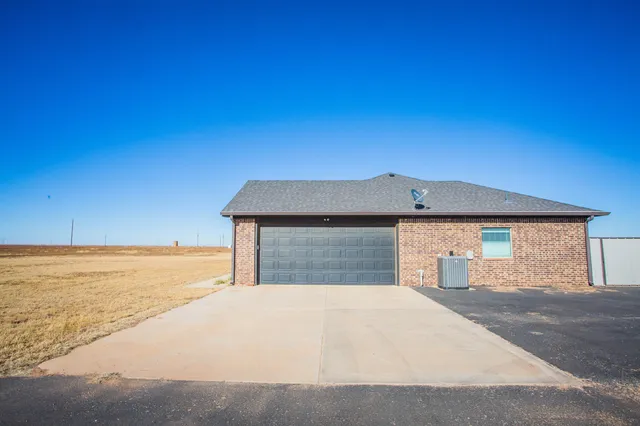 $700,000 | 6710 North County Road 1100, Shallowater, TX 79363