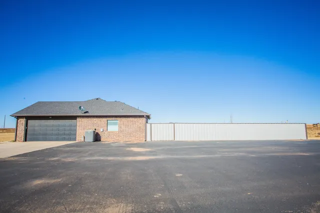 $700,000 | 6710 North County Road 1100, Shallowater, TX 79363