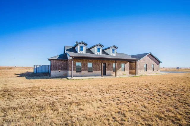 $700,000 | 6710 North County Road 1100, Shallowater, TX 79363