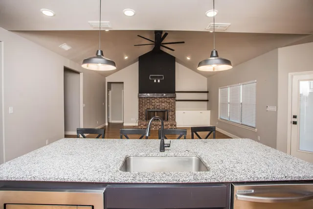 $700,000 | 6710 North County Road 1100, Shallowater, TX 79363