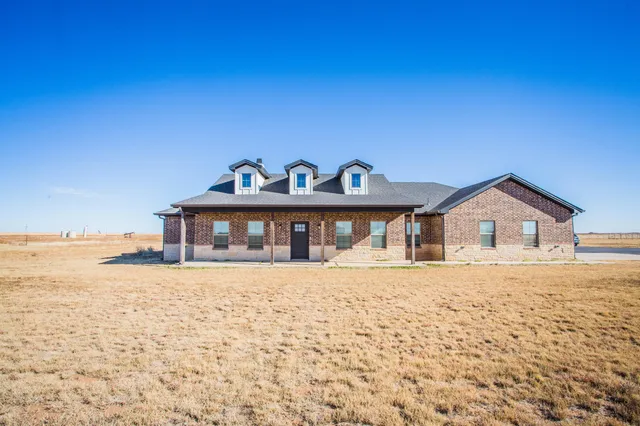 $700,000 | 6710 North County Road 1100, Shallowater, TX 79363