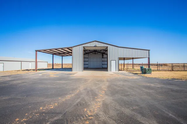 $700,000 | 6710 North County Road 1100, Shallowater, TX 79363