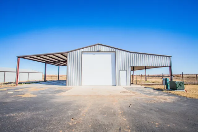 $700,000 | 6710 North County Road 1100, Shallowater, TX 79363