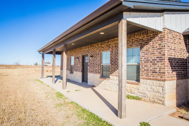 $700,000 | 6710 North County Road 1100, Shallowater, TX 79363