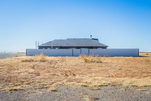 $700,000 | 6710 North County Road 1100, Shallowater, TX 79363