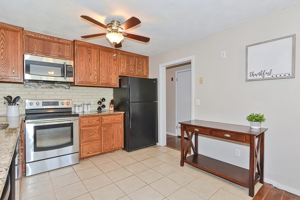 70 Roundtop Road Marlborough, MA 01752 - Photo 11 of 31 Gallery Image 11